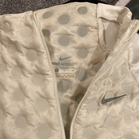 Nike Women’s Aeroloft Down Running Vest Size Small - Picture 5 of 9